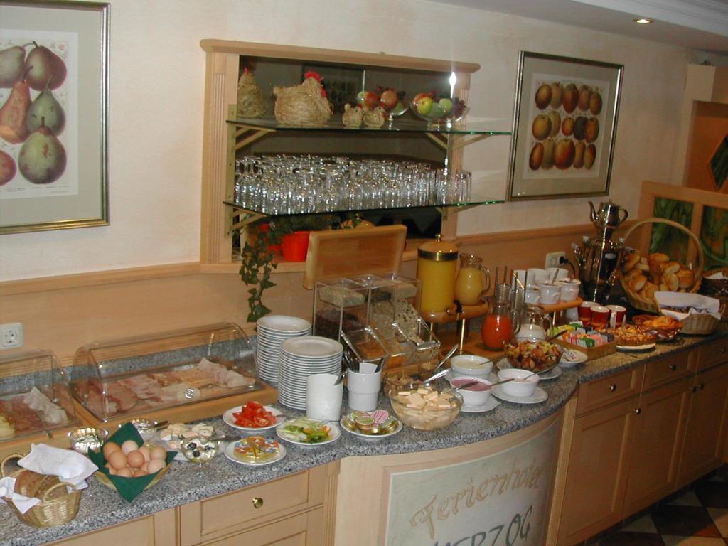 Ferienhotel Herzog Neumarkt am Wallersee Εξωτερικό φωτογραφία